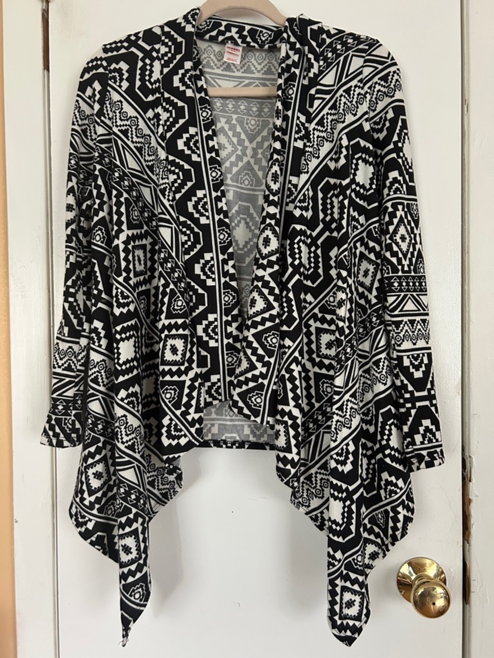 BONGO Black & White Geometric Open-Front Poncho Cardigan